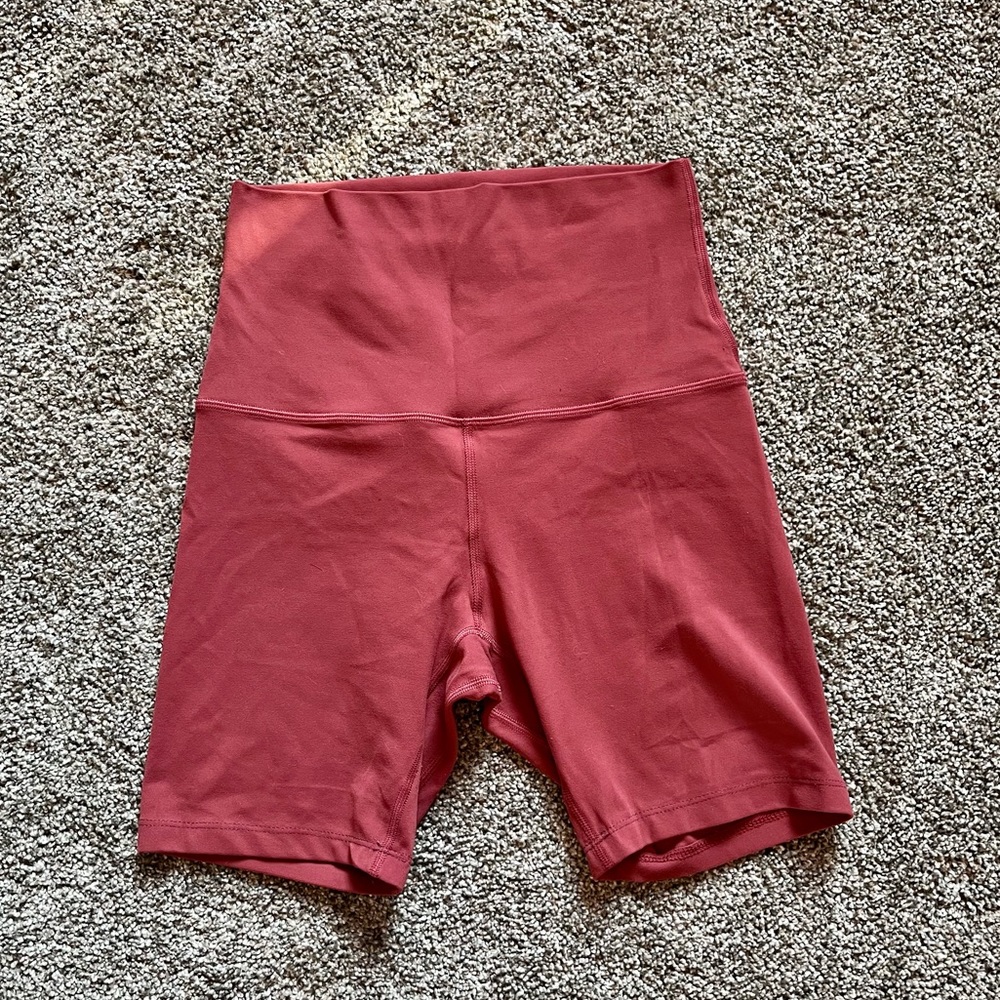Lululemon Align Super High Rise Short 7” Size 6